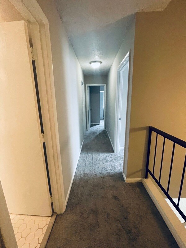 Foto del edificio - 4705 Walden Pond Dr