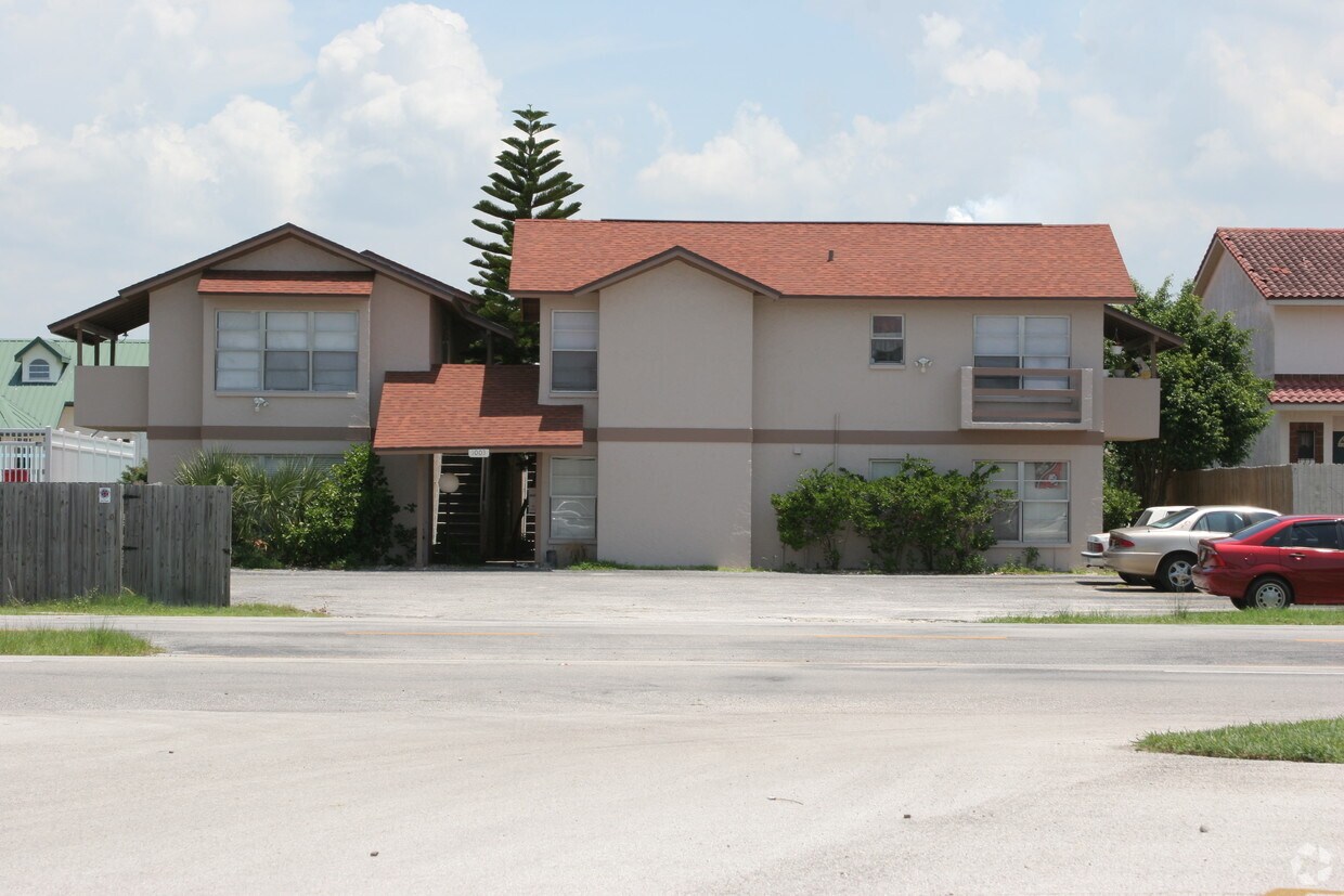 Primary Photo - Mainsail Apartments