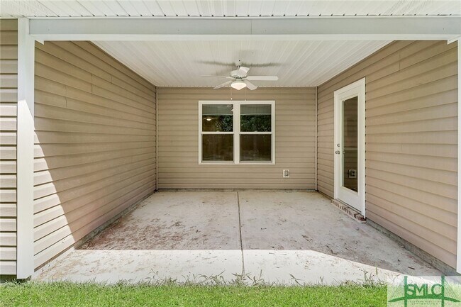 Building Photo - 532 Cade Ave