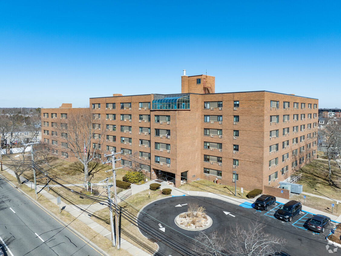 Foto principal - Bay Towne Village Apartments