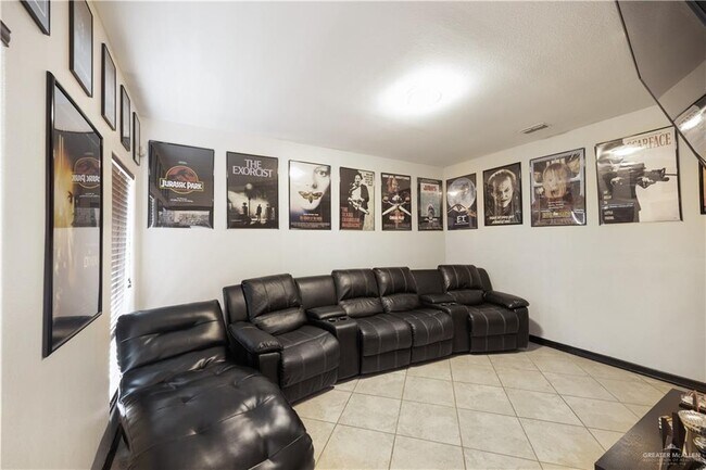 Foto del edificio - 2401 Wisteria Ave