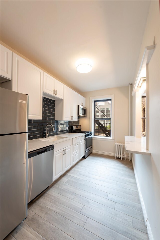 Building Photo - 124 Storms Ave