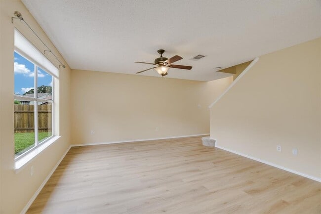 Building Photo - 13819 Lothian Dr