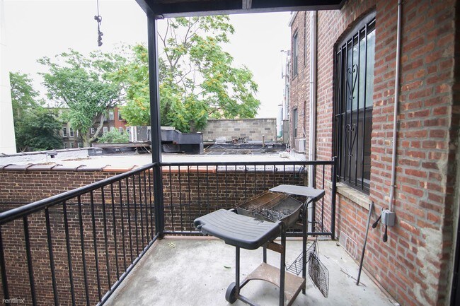 Building Photo - 6079 Myrtle Ave