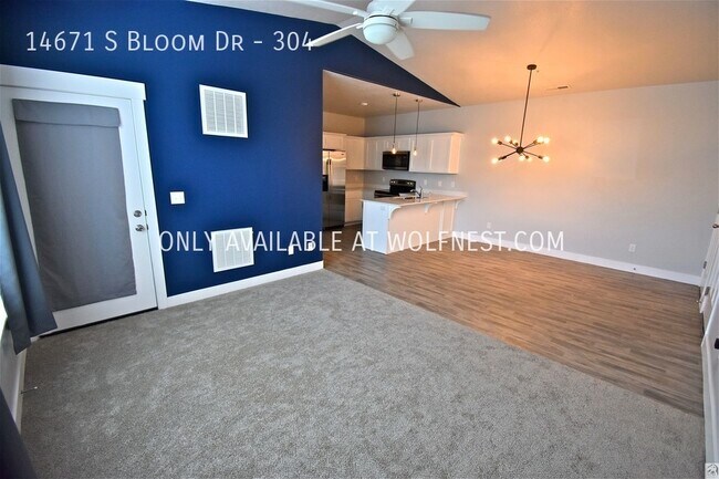 Building Photo - Gorgeous 3 Bed Herriman Condo! No Deposit ...