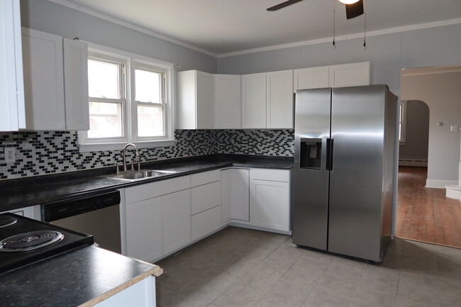 Building Photo - 227 S Delaware Ave