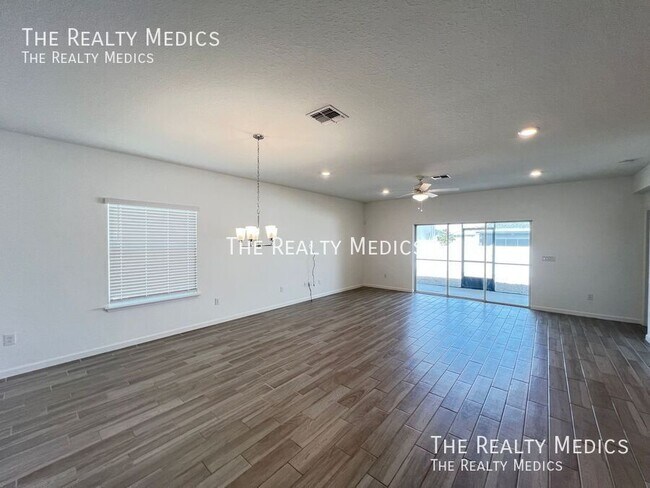 Building Photo - 5637 SW 93rd St