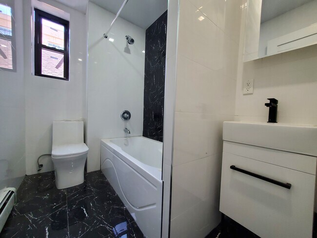 325 Avenida E 3 - 328 Avenue E