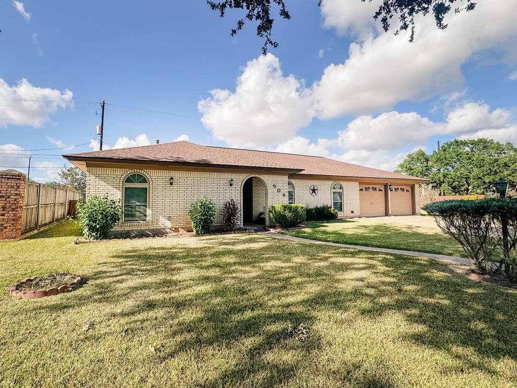 Foto principal - 504 Berkshire Ln