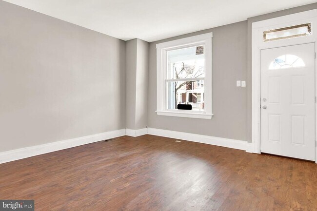 Building Photo - 5 Bedroom in Uptown Hbg - Section 8 accepted.