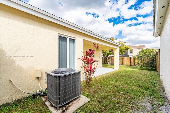 Foto del edificio - 4450 SW 72nd Way