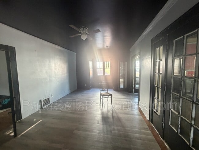 Foto del edificio - 107 E Archer Ave