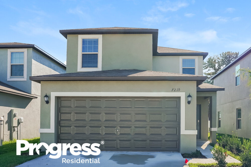 7219 Spring Snowflake Ave, Palm RiverClair Mel, FL 33619 House