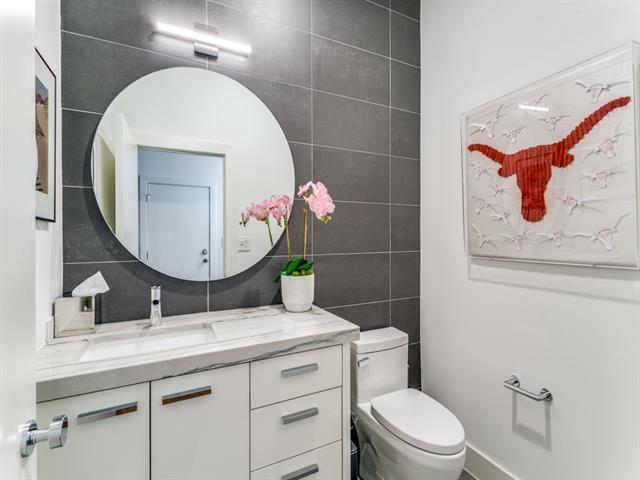 Foto del edificio - 4111 Travis St