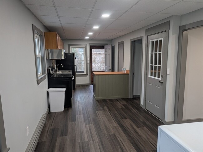 Building Photo - 36 Main St