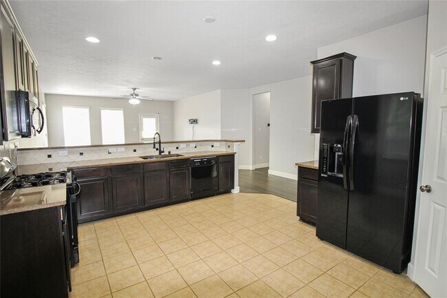 Building Photo - 15507 Wedgewood Park