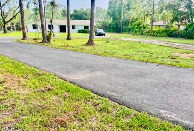 Building Photo - 3650 1st Ave SW