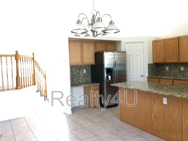 Building Photo - 941 E 300 N