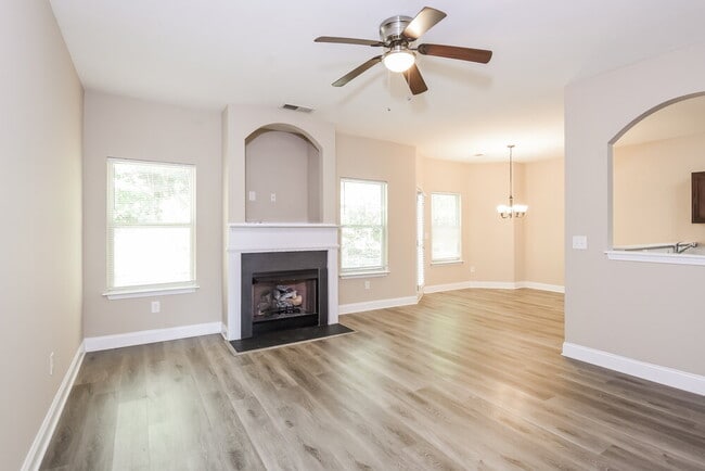 Building Photo - 125 Bethany Manor Dr