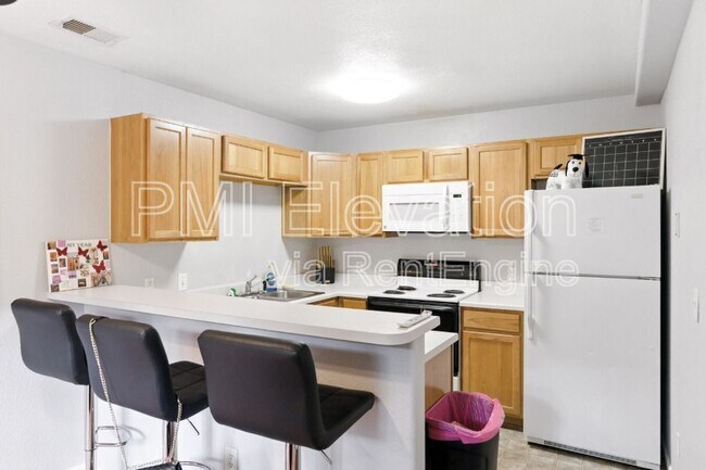 Building Photo - 17281 E Ford Dr