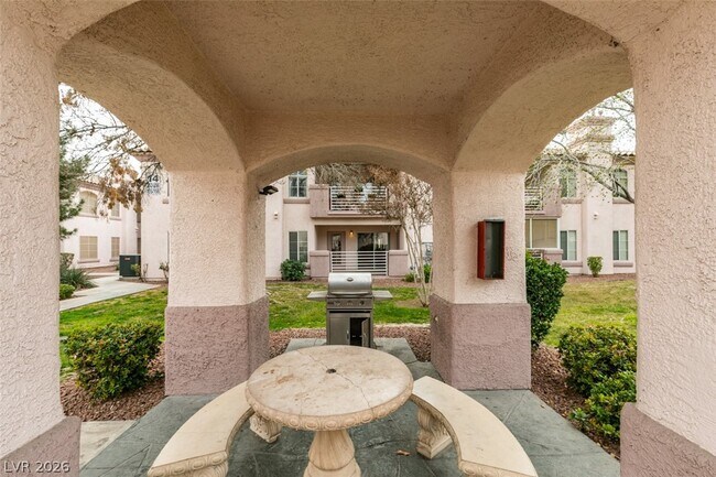Foto del edificio - 4555 E Sahara Ave