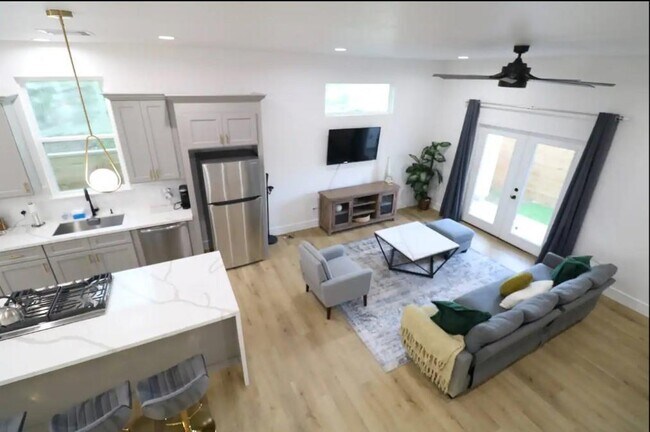 Foto del edificio - 4217A Hare St