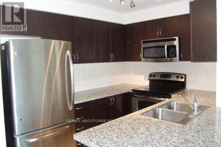 Building Photo - 4900 Glen Erin Dr