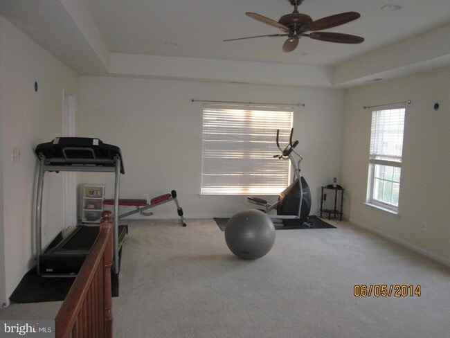 Building Photo - 42481 Regal Wood Dr