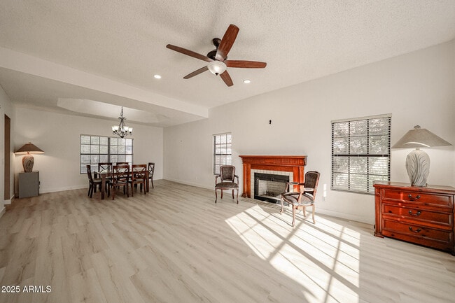 Foto del edificio - 5440 W Beryl Ave