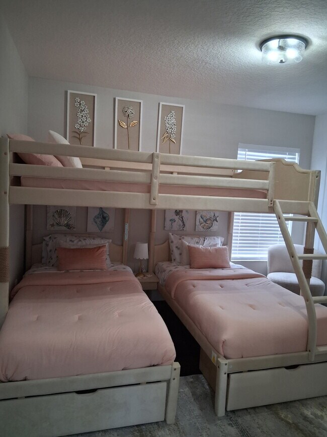 Foto del edificio - 4624 Cumbrian Lakes Dr