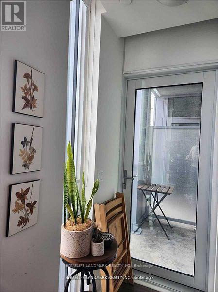 Building Photo - 1 Yorkville Ave