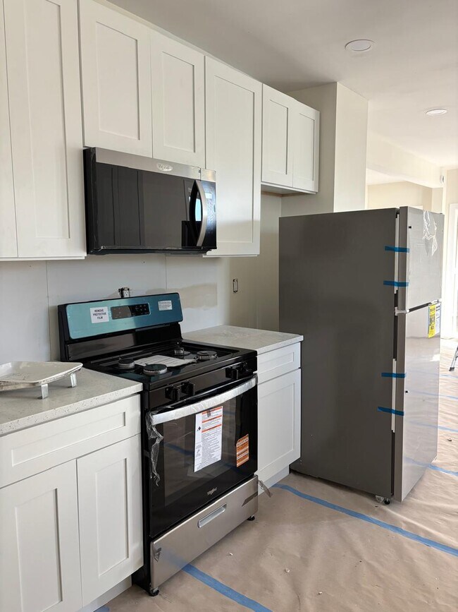 Foto del edificio - 545 W 62nd St