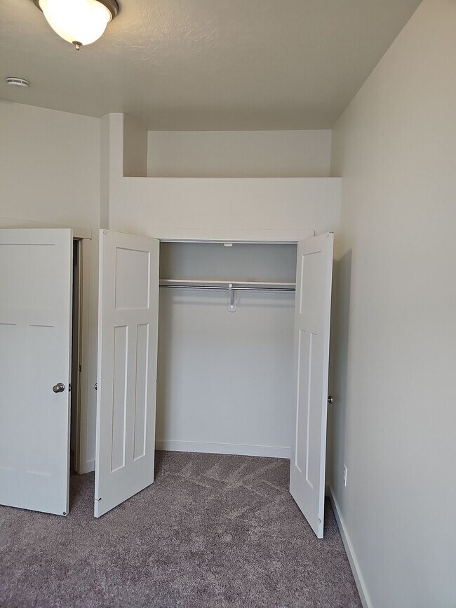 Building Photo - 14912 S Thunder Horse Ln