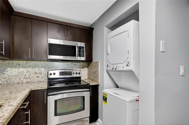 Foto del edificio - 10000 NW 80th Ct