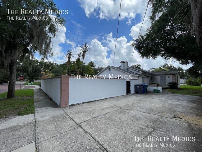 Foto del edificio - 1807 N Park Ave