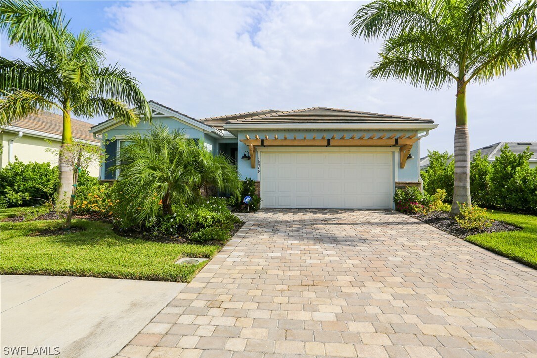 Foto principal - 16579 Crescent Beach Way