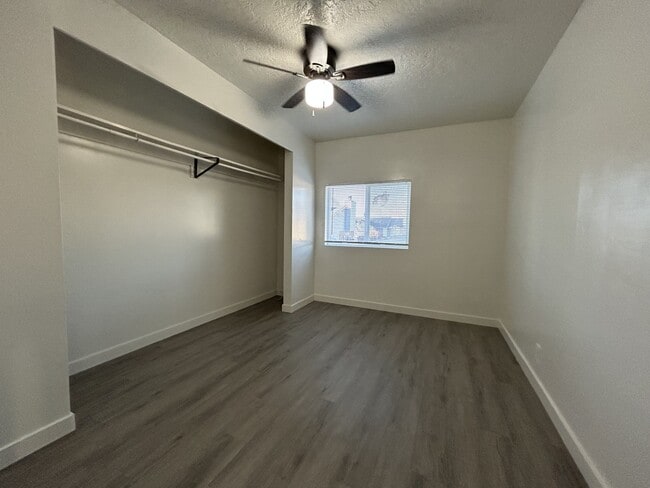 Building Photo - 951 N Redwood Rd