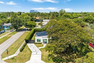 Building Photo - 6099 SW 38th St