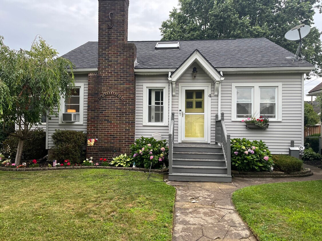 4 Chimayo Rd, Irondequoit, NY 14617 House Rental in Irondequoit, NY