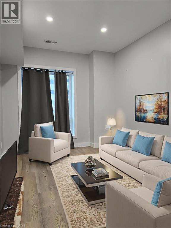 Photo du bâtiment - 104 Wellington St N