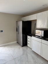 Building Photo - 2425 Stuart St