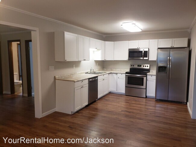 Building Photo - 5 br, 3 bath House - 114 Lakeshore Dr