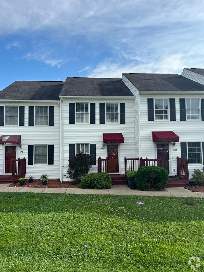 Building Photo - 633 Beaverview Dr