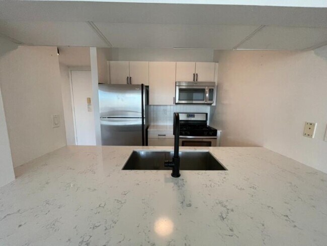 Building Photo - 2 bedroom in New York NY 10001