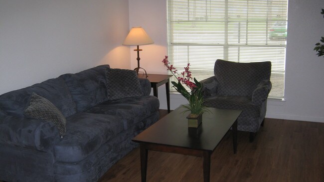 Foto del edificio - 10300 Shady Ln