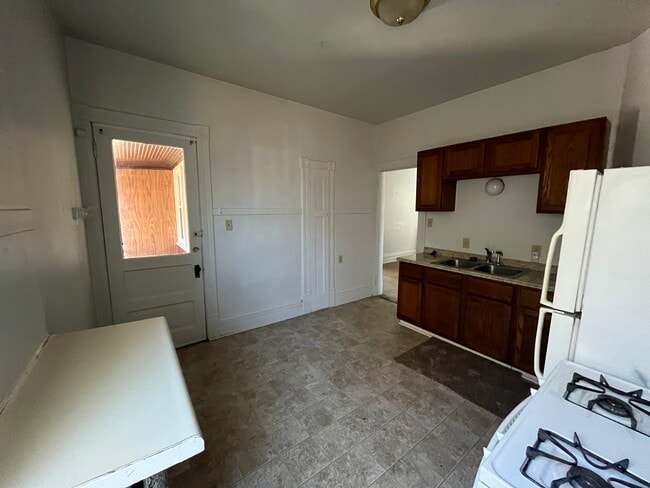 Building Photo - 2642 S Clement Ave