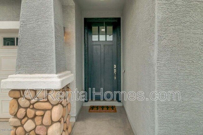 Foto del edificio - 3438 E Russell St
