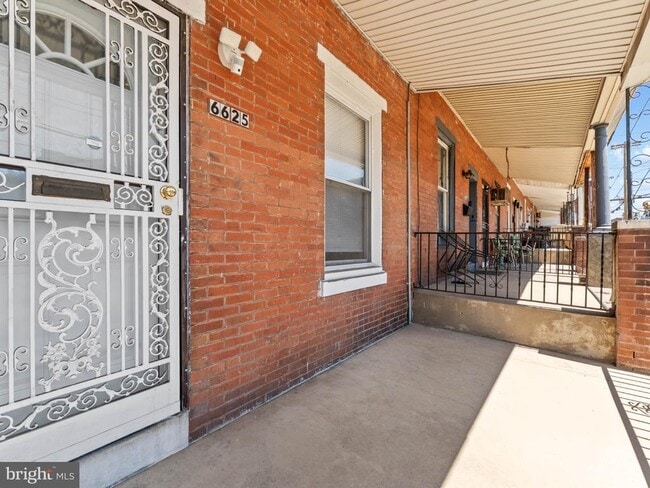 Building Photo - 6625 Lansdowne Ave