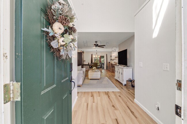 Building Photo - 420 Gardners Cir