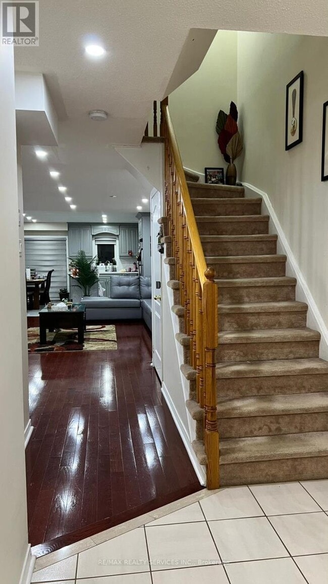 Building Photo - 526 Candlestick Cir
